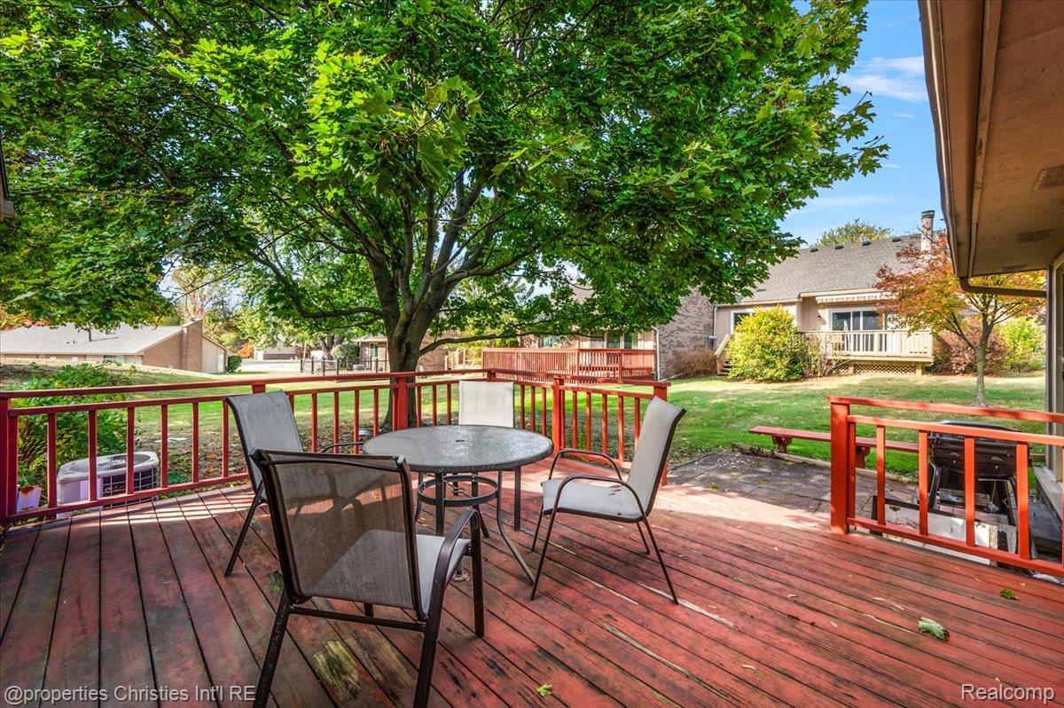 35509 Heritage Lane Farmington City MI 48335