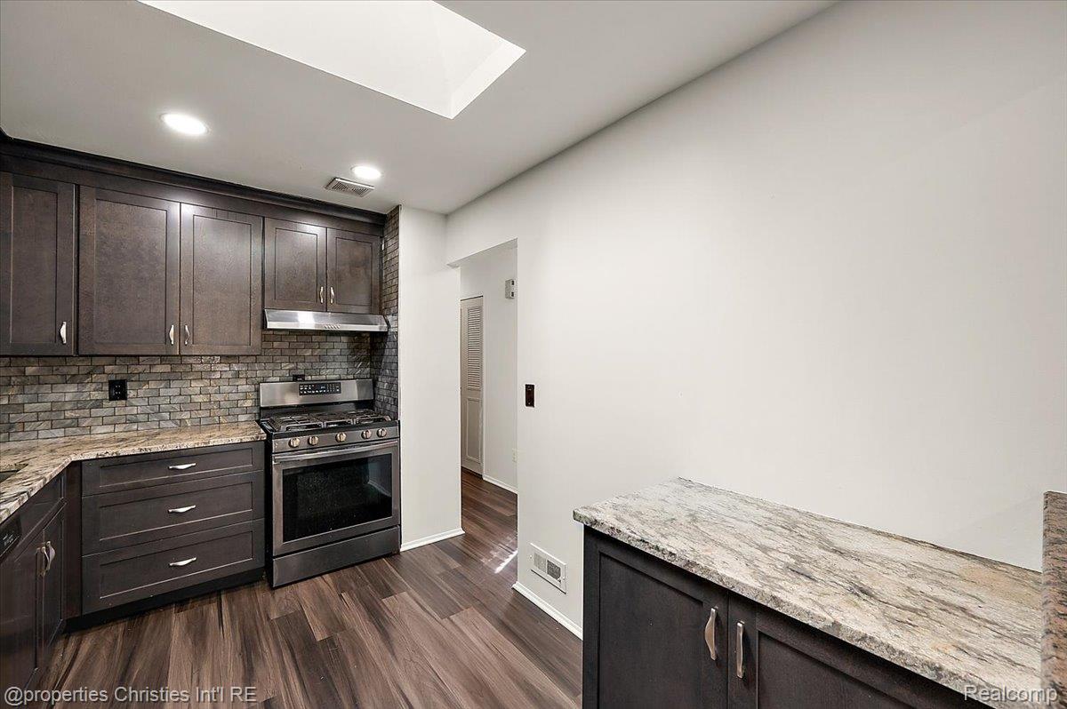 35509 Heritage Lane Farmington City MI 48335