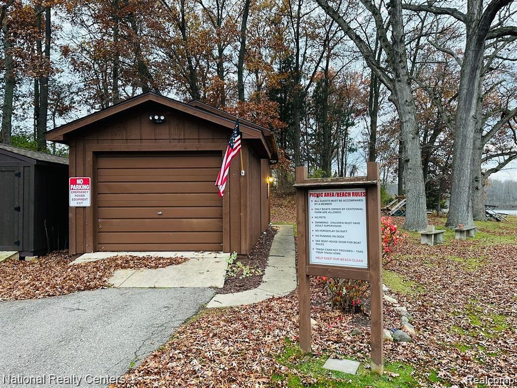 12043 Shenandoah Drive Green Oak Township MI 48178