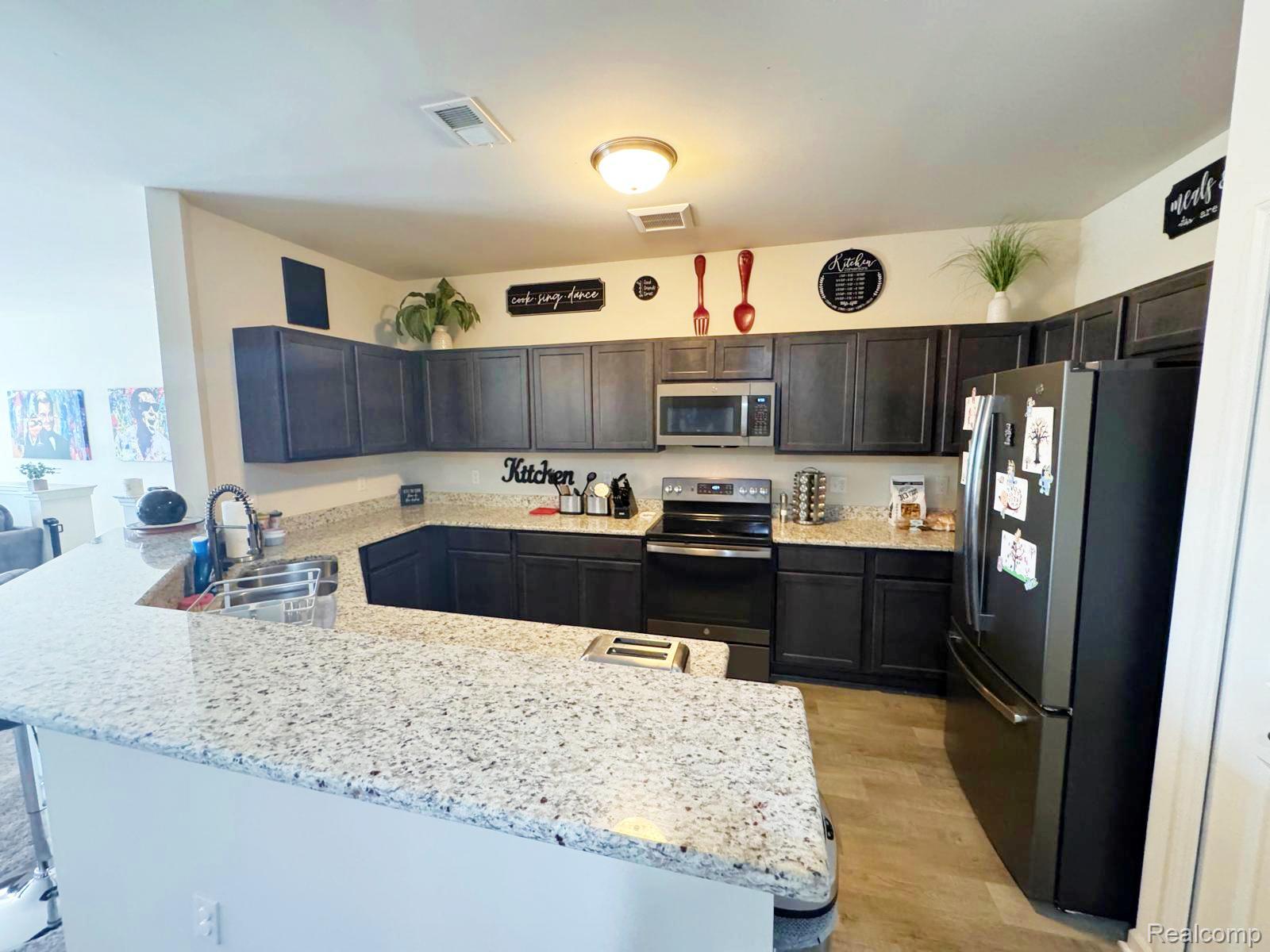 9960 Ridge Run Street Howell City MI 48855