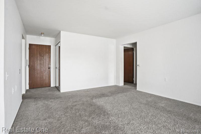 30475 W 14 Mile Road Farmington Hills City MI 48334