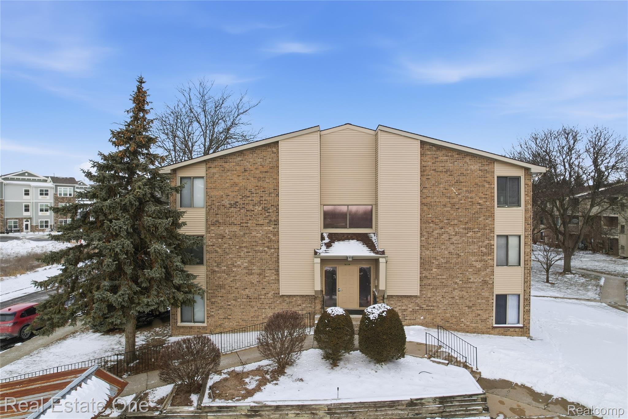 30475 W 14 Mile Road Farmington Hills City MI 48334