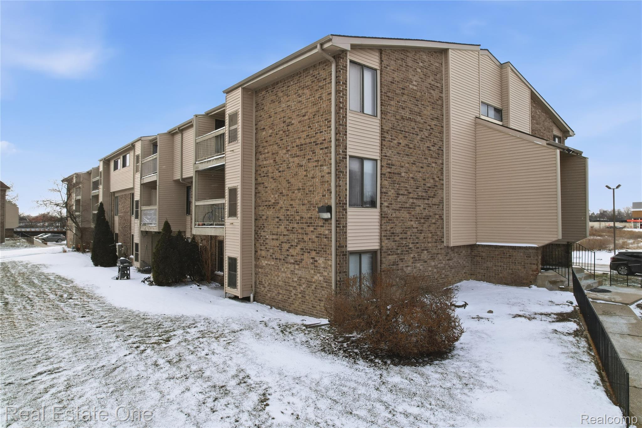 30475 W 14 Mile Road Farmington Hills City MI 48334