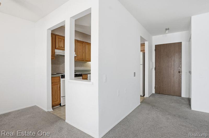 30475 W 14 Mile Road Farmington Hills City MI 48334