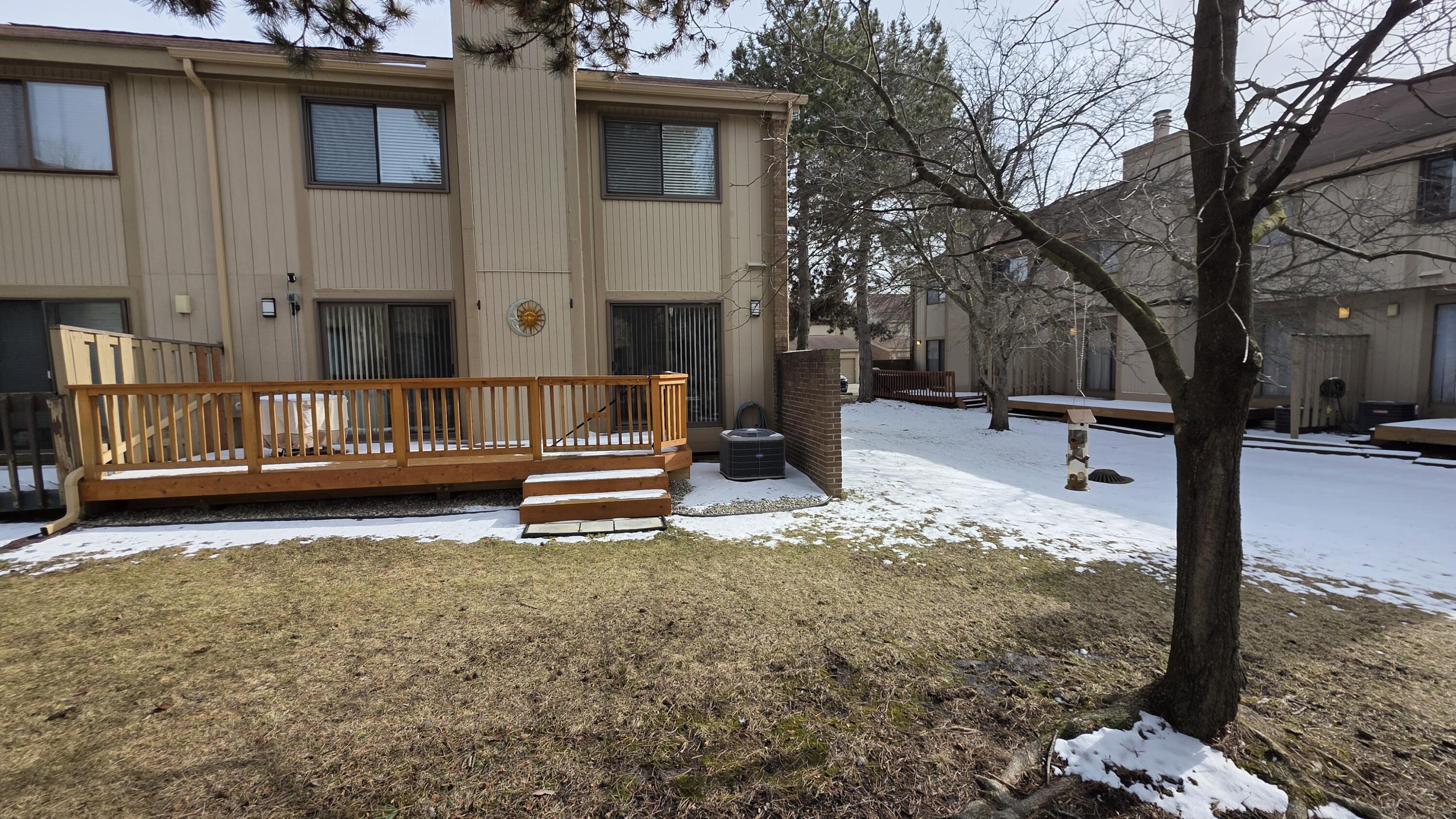 5256 Wright Way E West Bloomfield Charter Township MI 48322