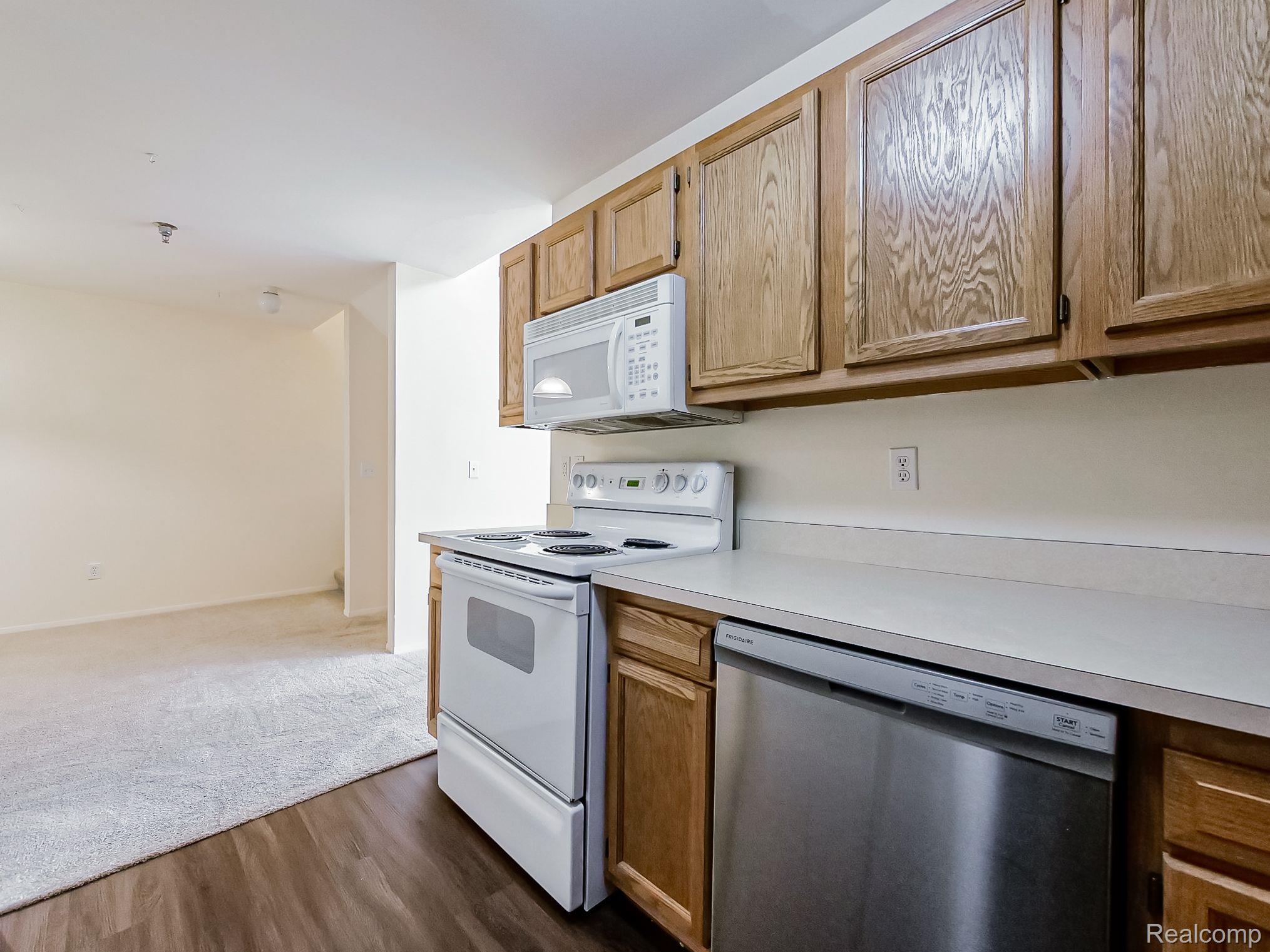 642 Lydia Lane Pontiac City MI 48341