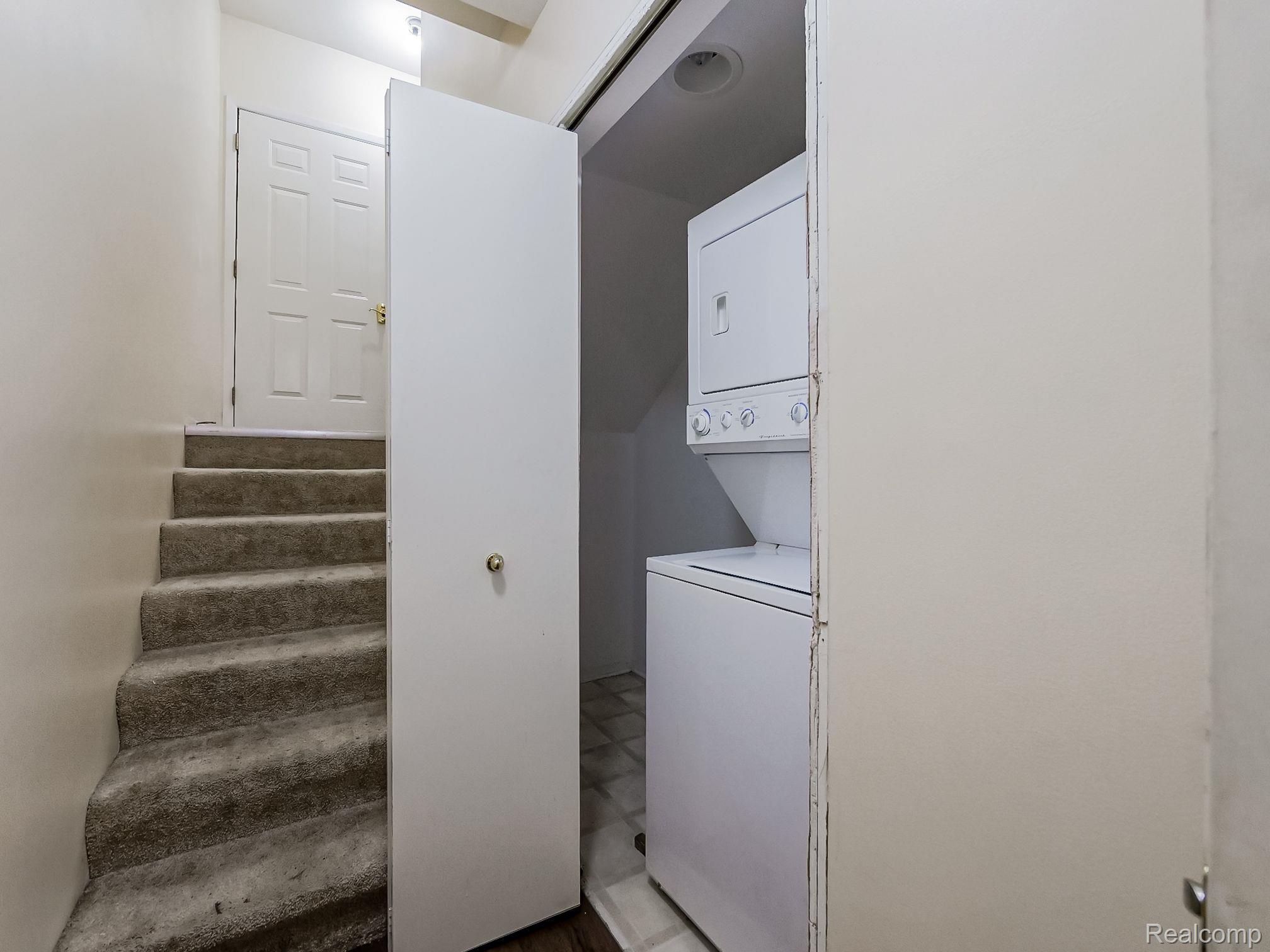 642 Lydia Lane Pontiac City MI 48341