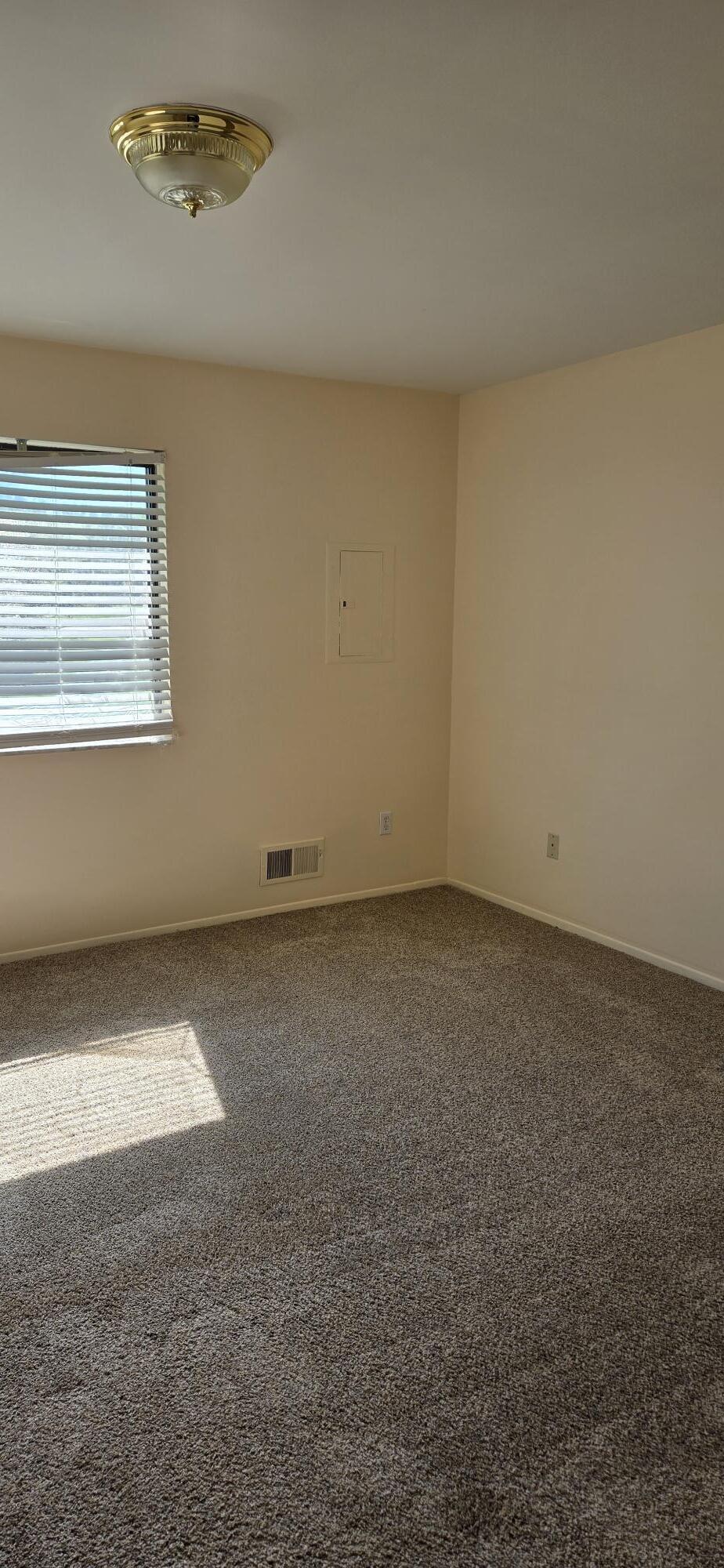 8688 Villa Lane Warren City MI 48093