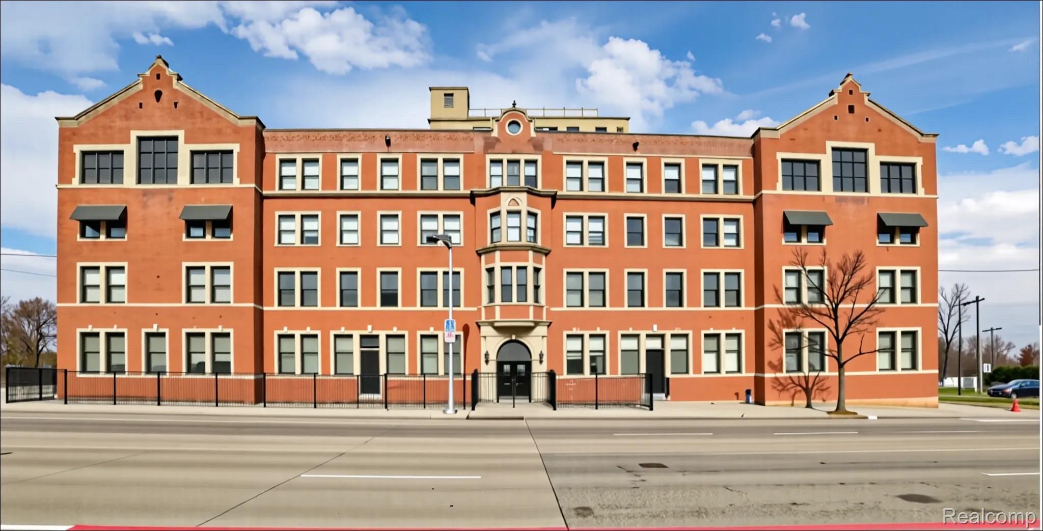 6533 E Jefferson Avenue Detroit City MI 48207