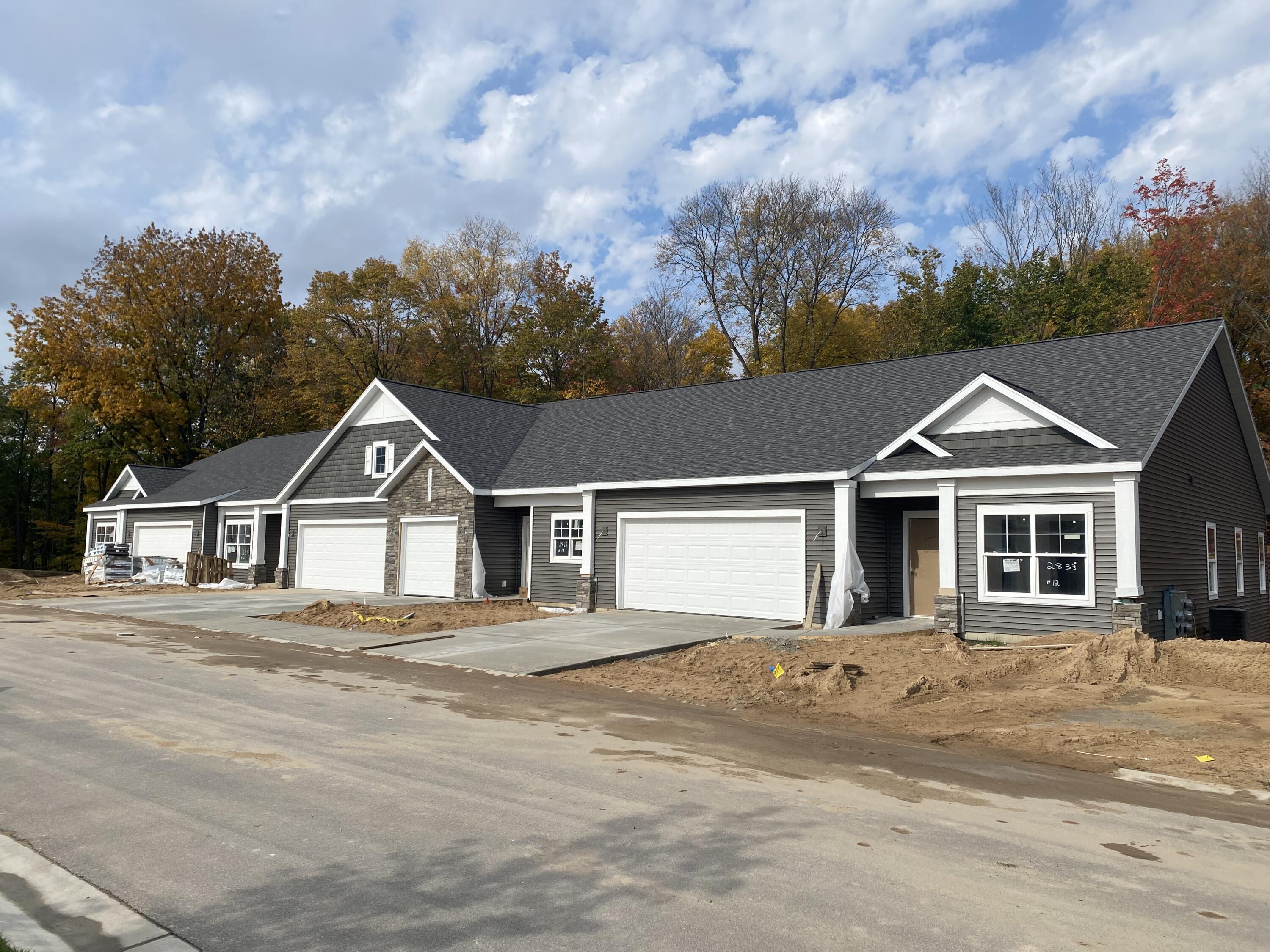 2847 W Cobblestone Court SE Kentwood City MI 49512