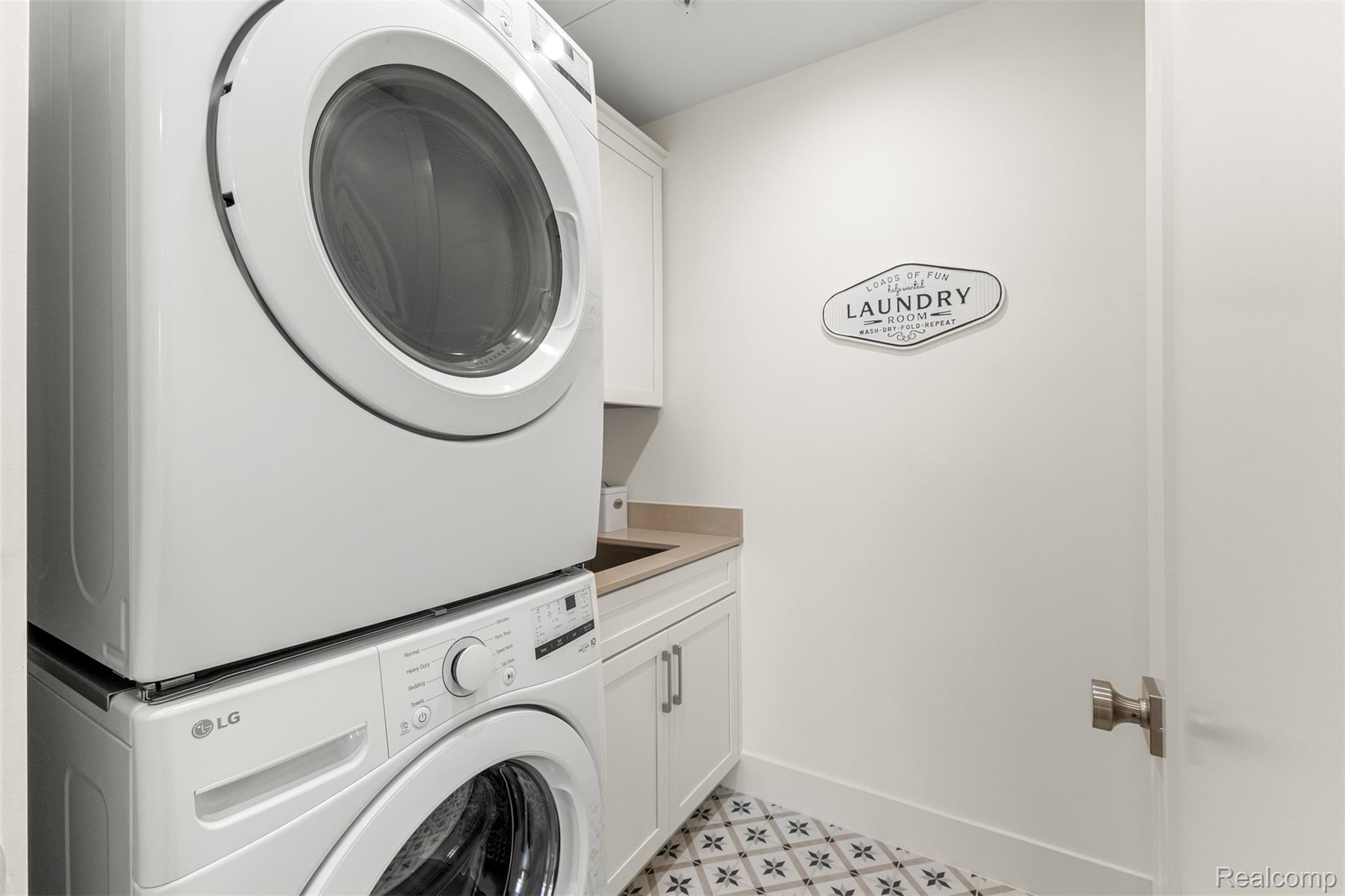 156 N Center Unit 201 Northville City MI 48167