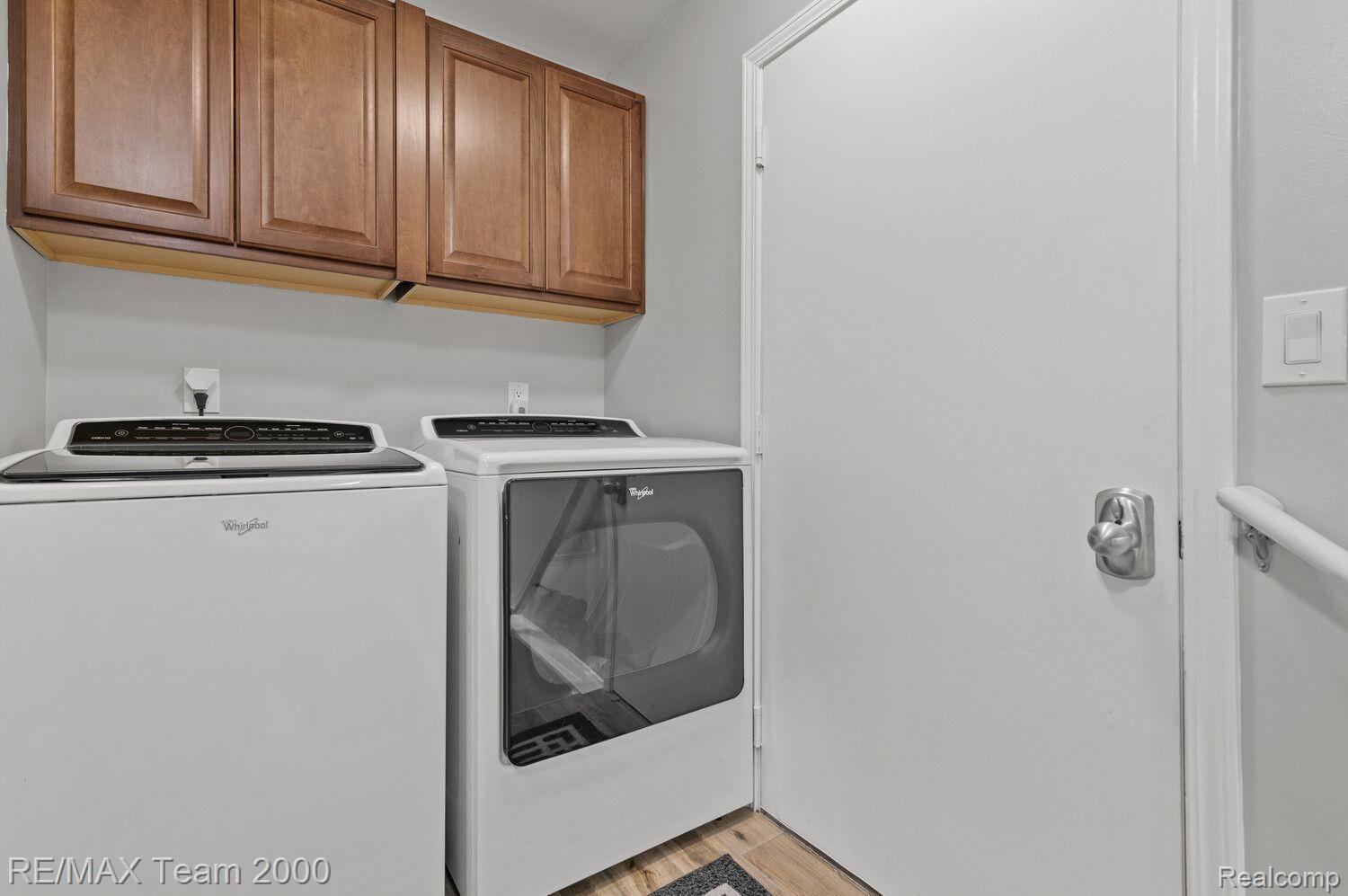 17 Scottsdale Dearborn City MI 48124