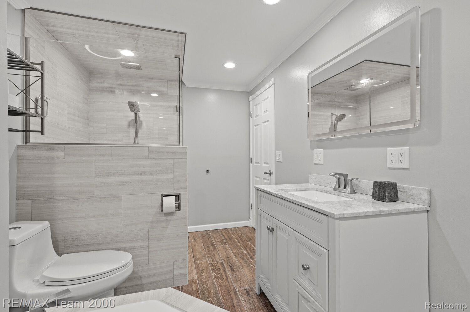 17 Scottsdale Dearborn City MI 48124