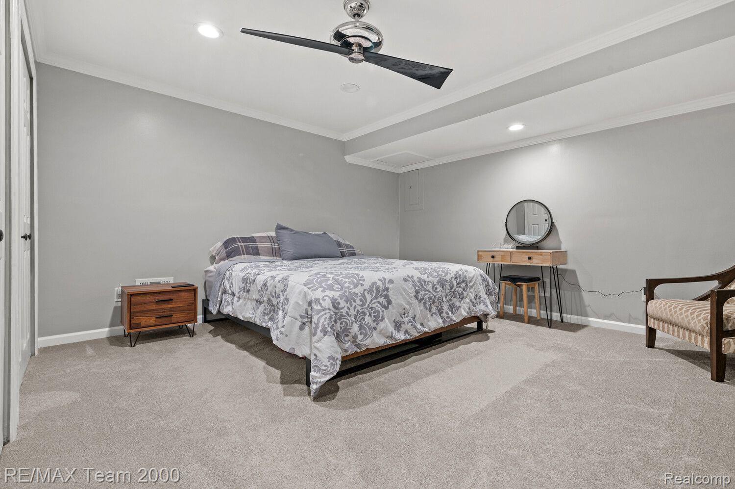 17 Scottsdale Dearborn City MI 48124