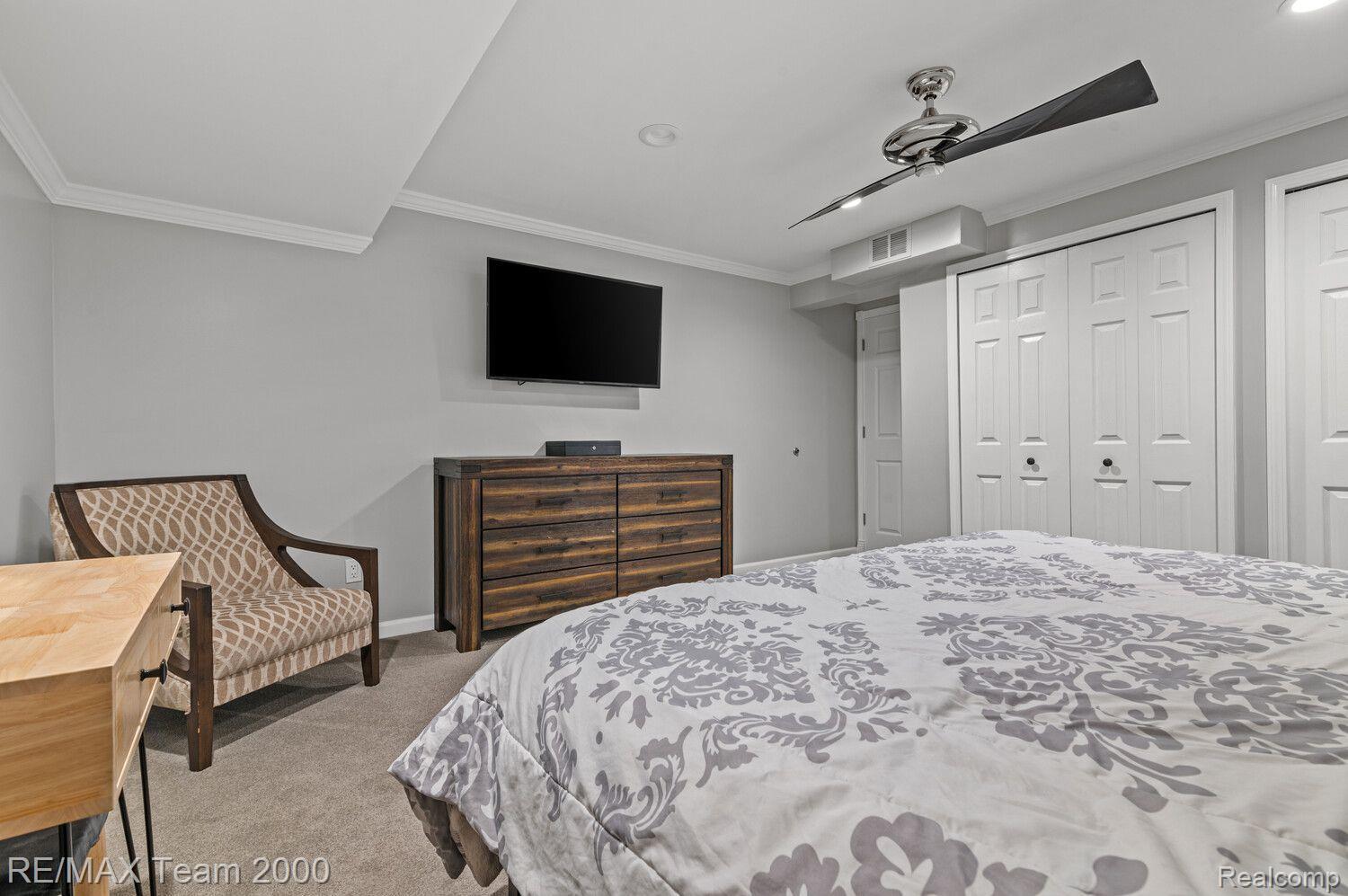 17 Scottsdale Dearborn City MI 48124