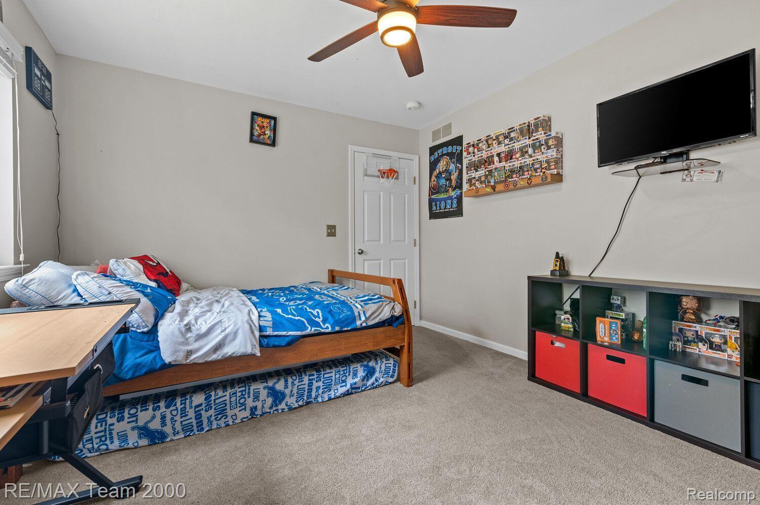 17 Scottsdale Dearborn City MI 48124