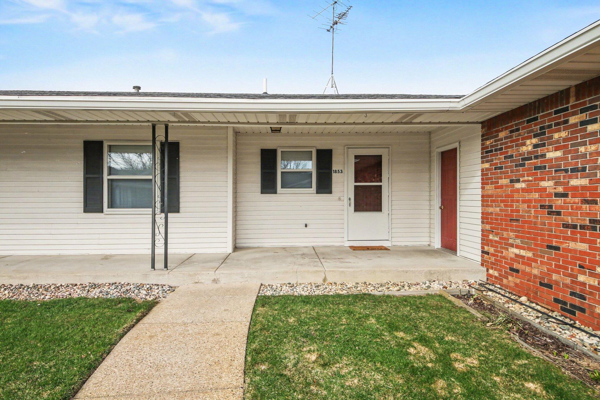 1853 Elizabeth Lane E Georgetown Charter Township MI 49428