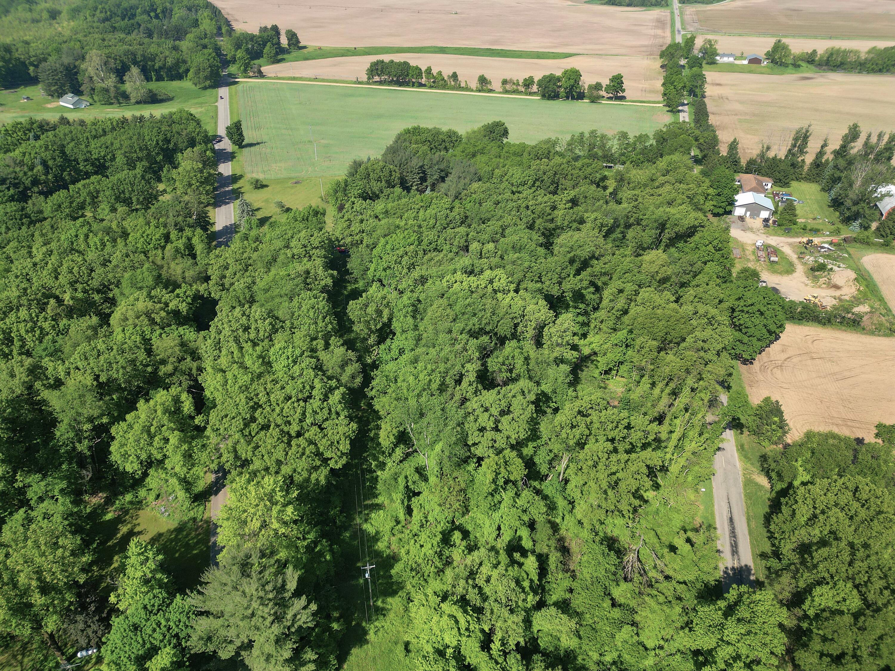 Ville Crooked Creek Road White Pigeon Township MI 49099
