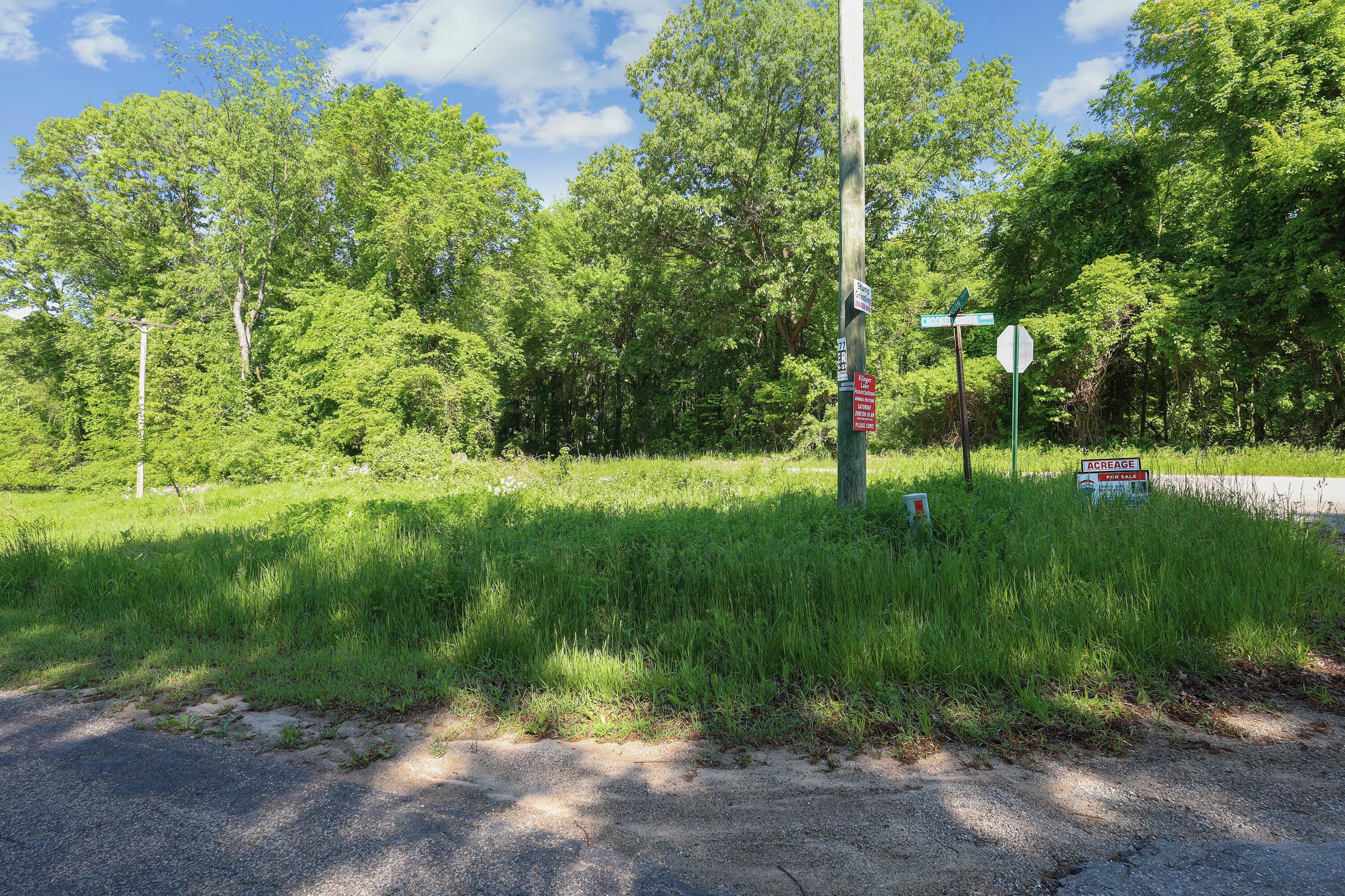 Ville Crooked Creek Road White Pigeon Township MI 49099