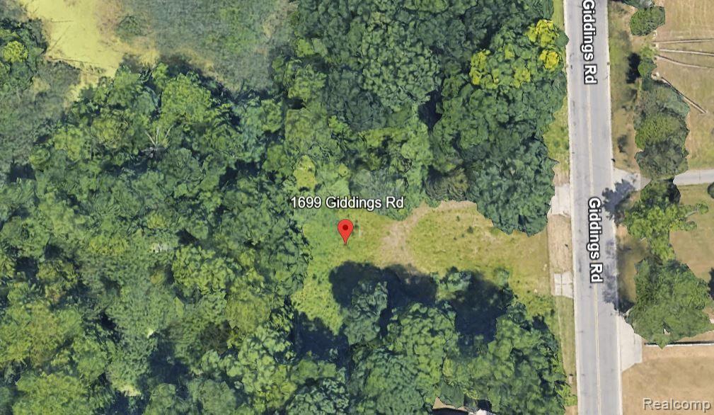 1699 Giddings Road Pontiac City MI 48340