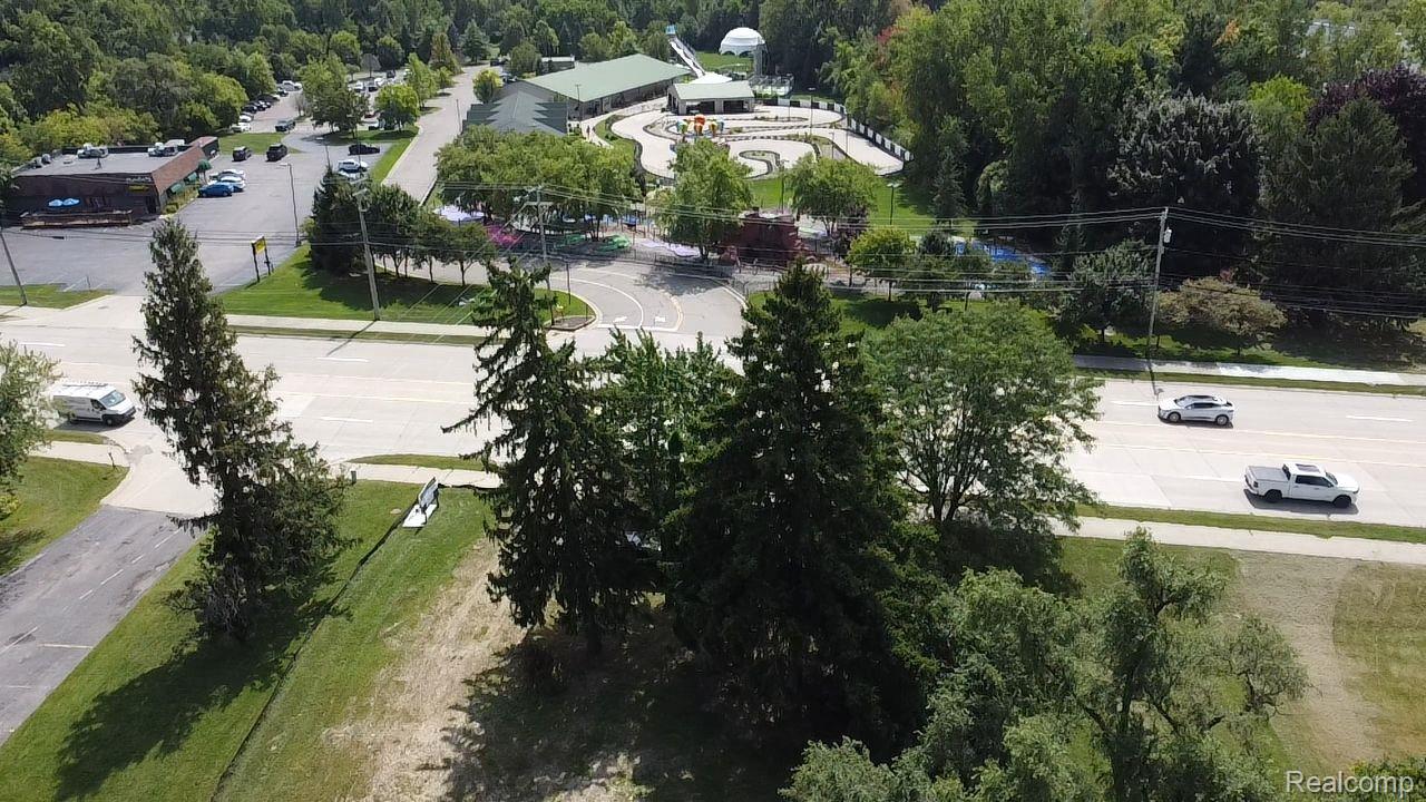 45800 Grand River Avenue Novi City MI 48374