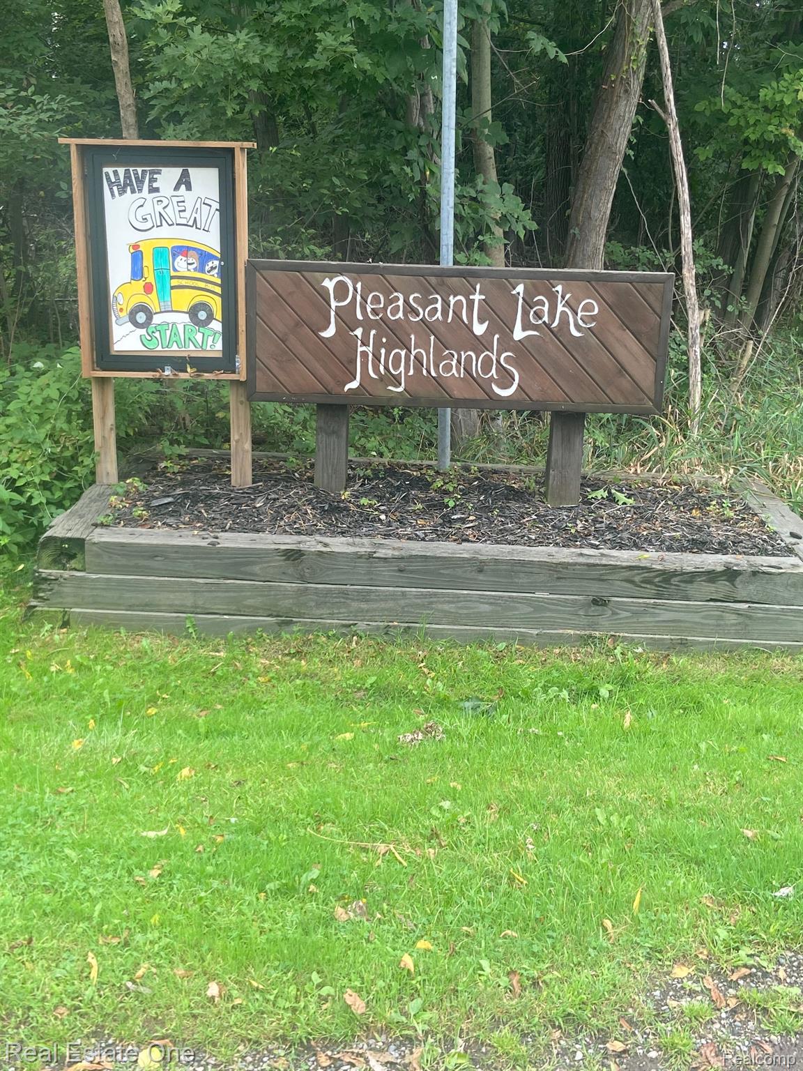0000 Blue Jay Way West Bloomfield Charter Township MI 48322