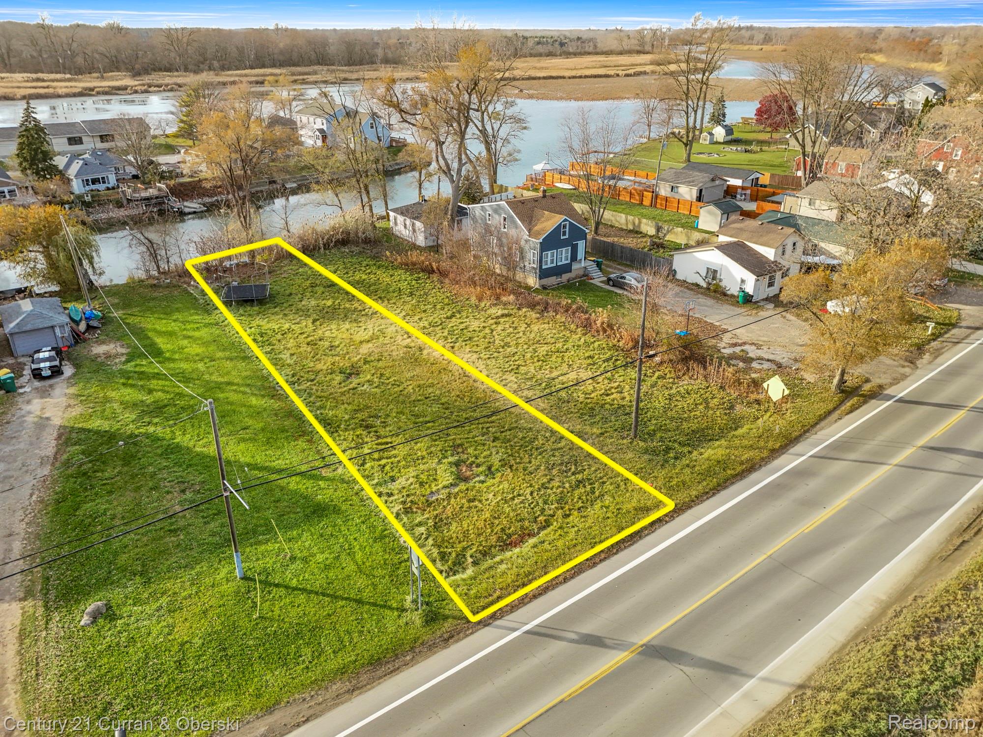 5 W Jefferson Avenue Brownstown Charter Township MI 48173