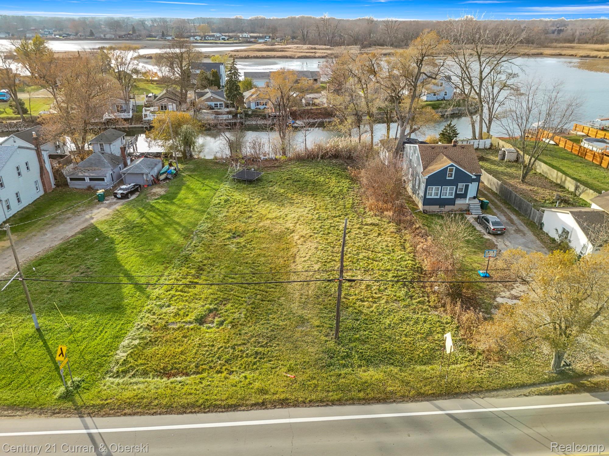 5 W Jefferson Avenue Brownstown Charter Township MI 48173