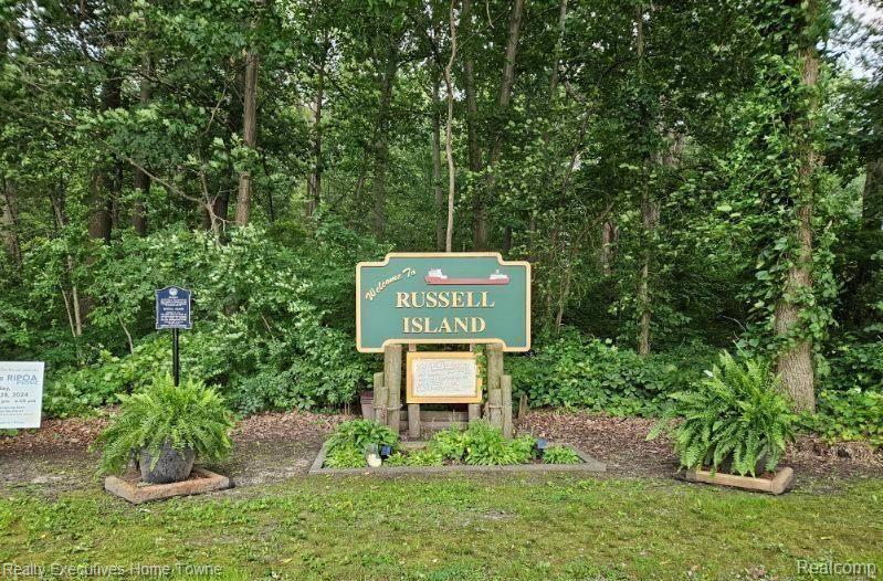 304 Kama Court Clay Township MI 48001