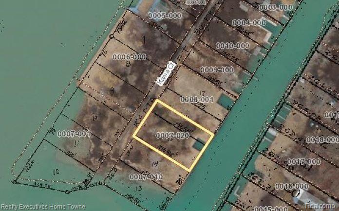 304 Kama Court Clay Township MI 48001