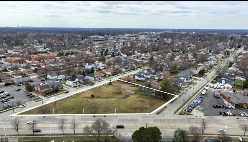 24101 Jefferson Avenue St. Clair Shores City MI 48080