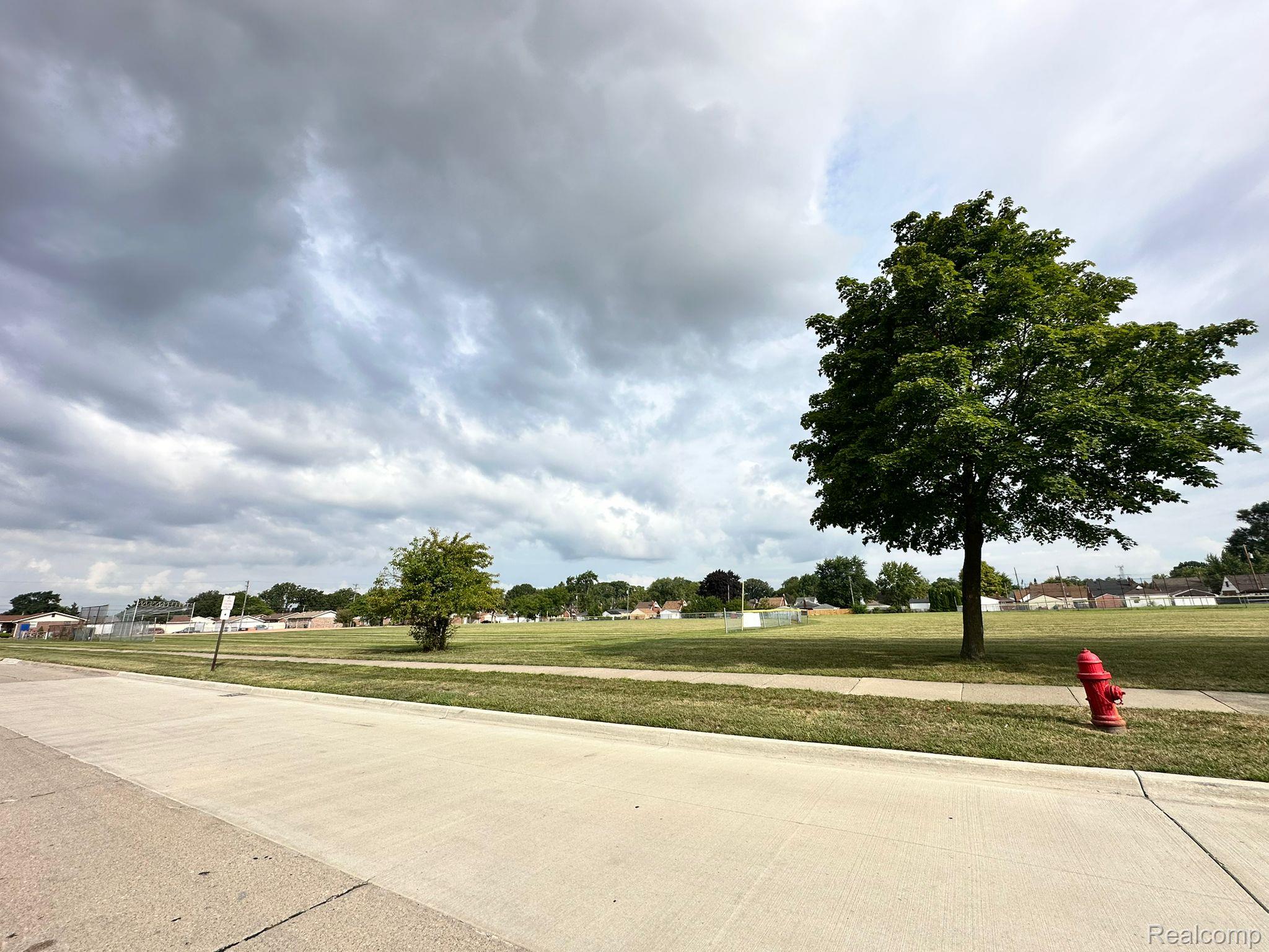 653 Leblanc Street Lincoln Park City MI 48146