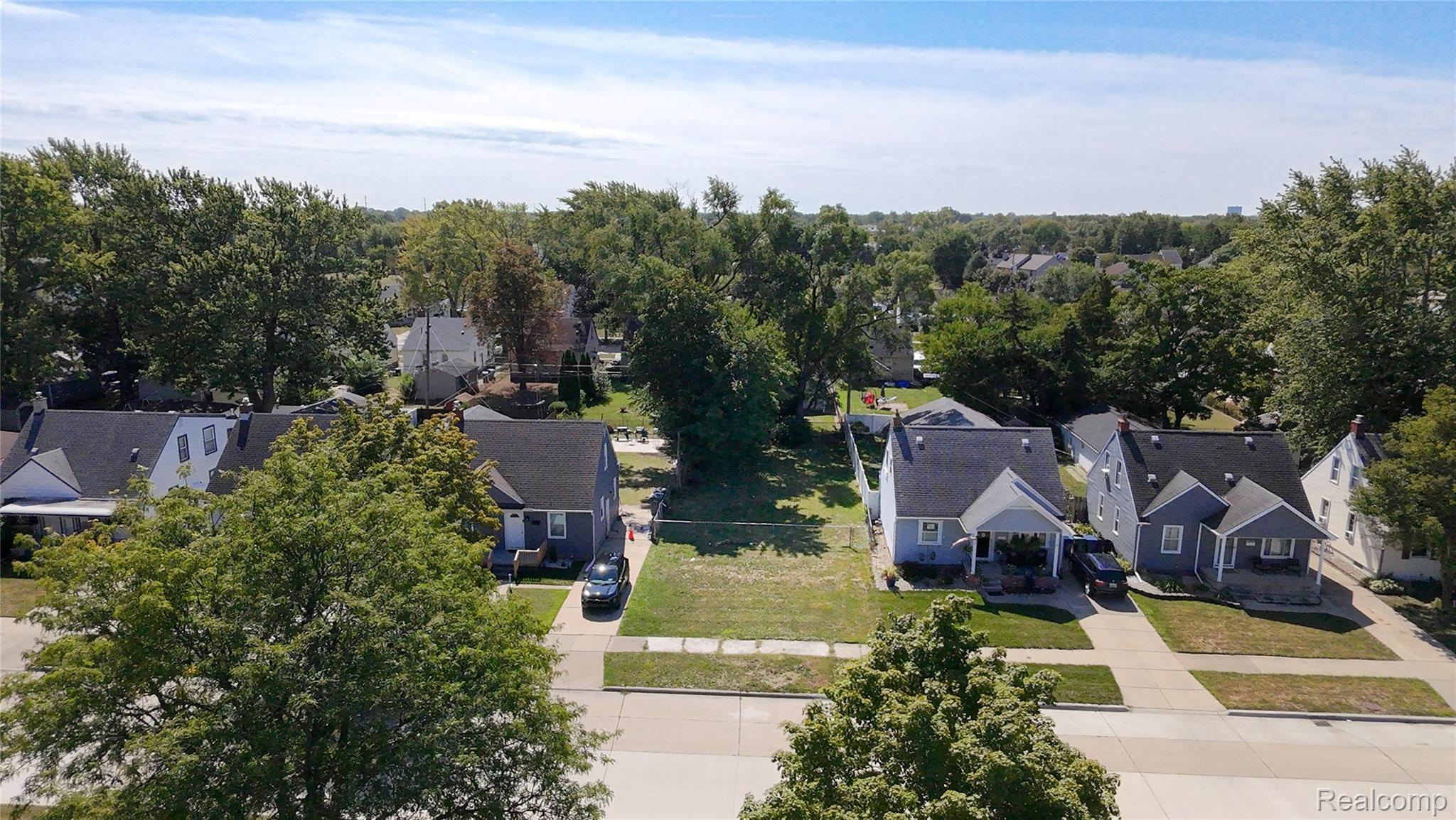 653 Leblanc Street Lincoln Park City MI 48146