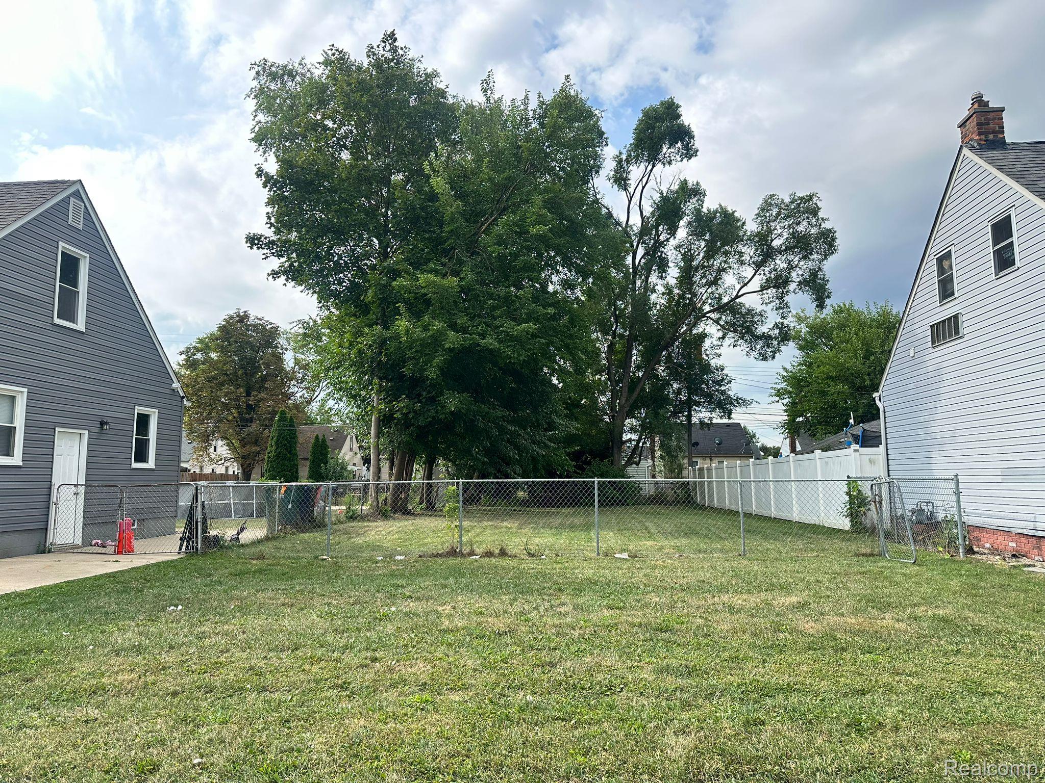 653 Leblanc Street Lincoln Park City MI 48146