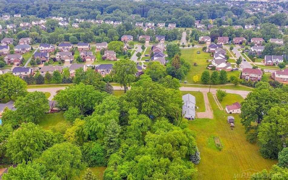 3495 Bendelow Road Rochester Hills City MI 48307
