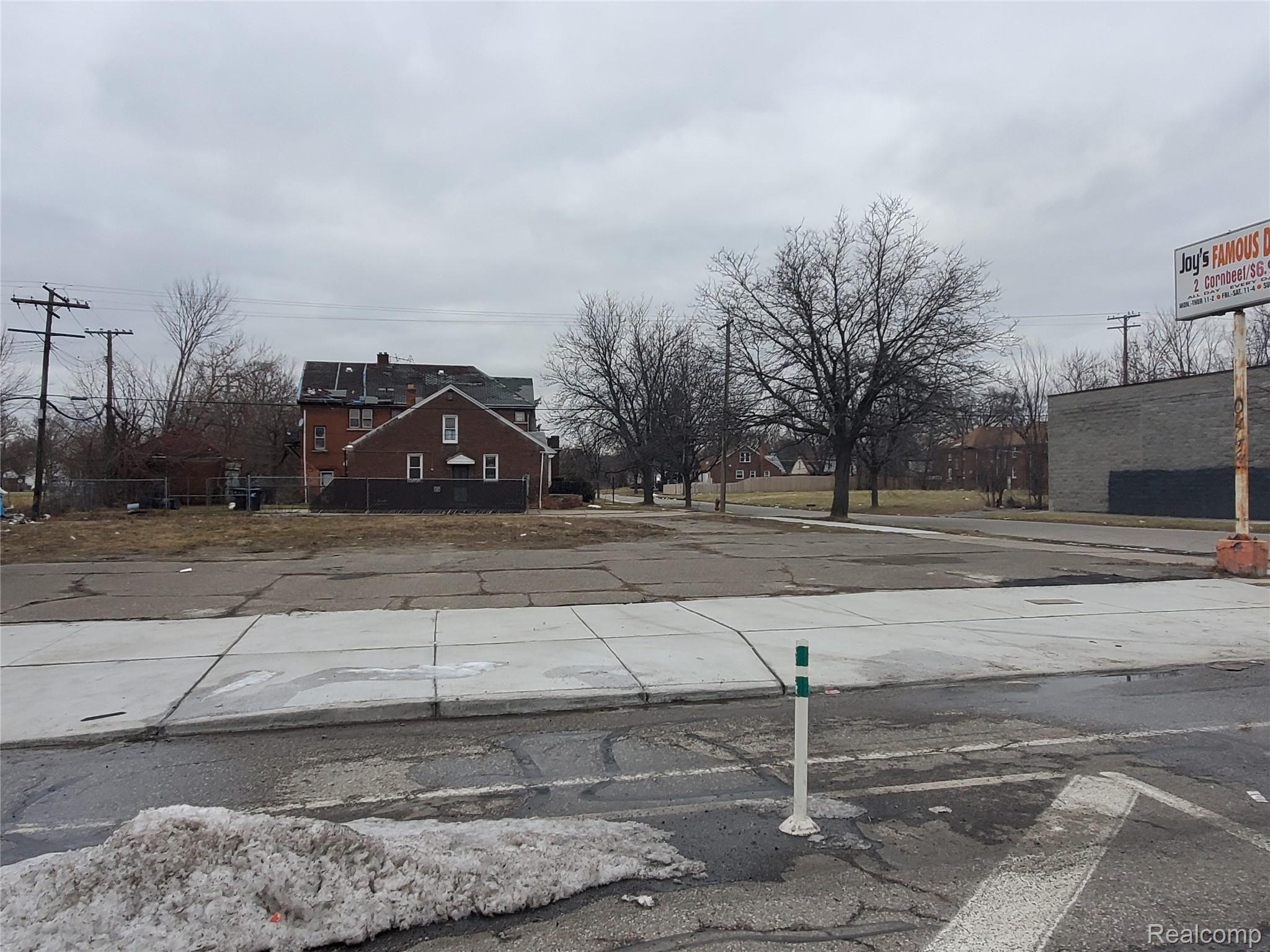 13131 E Warren Avenue Detroit City MI 48215