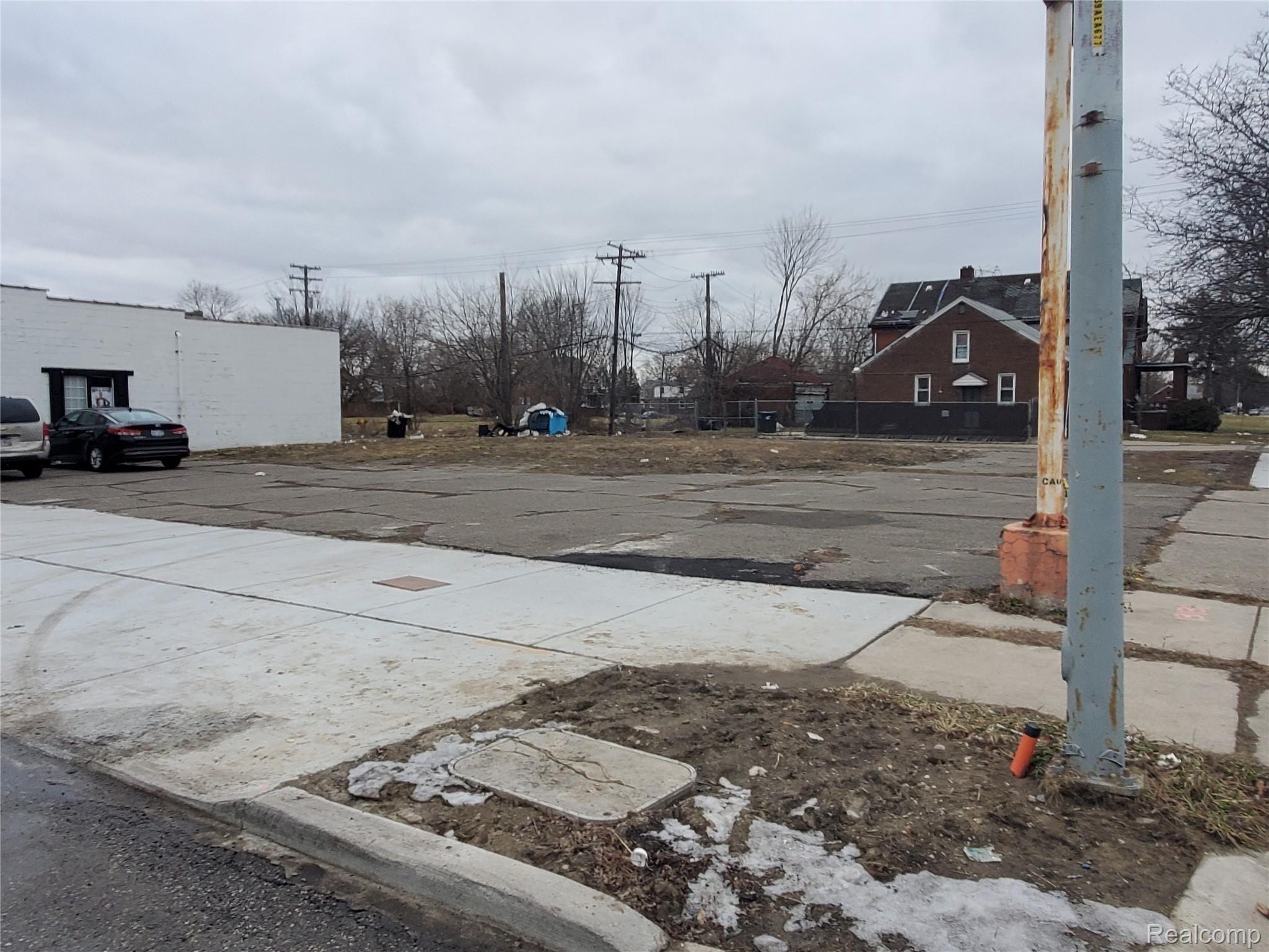 13131 E Warren Avenue Detroit City MI 48215