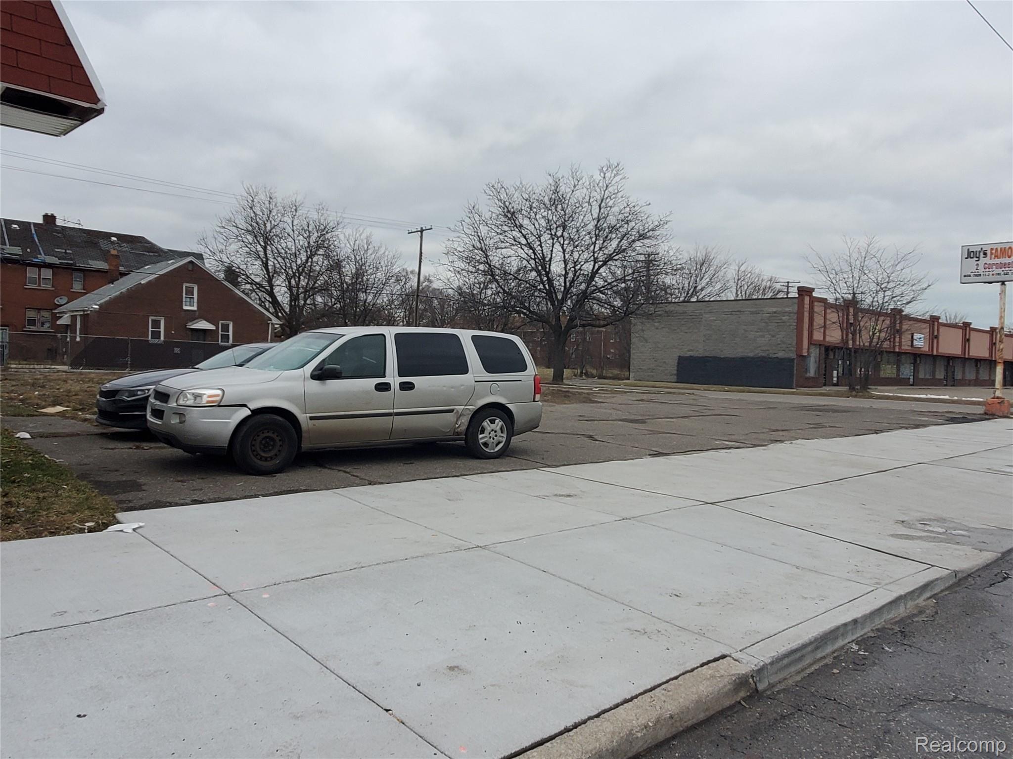 13131 E Warren Avenue Detroit City MI 48215