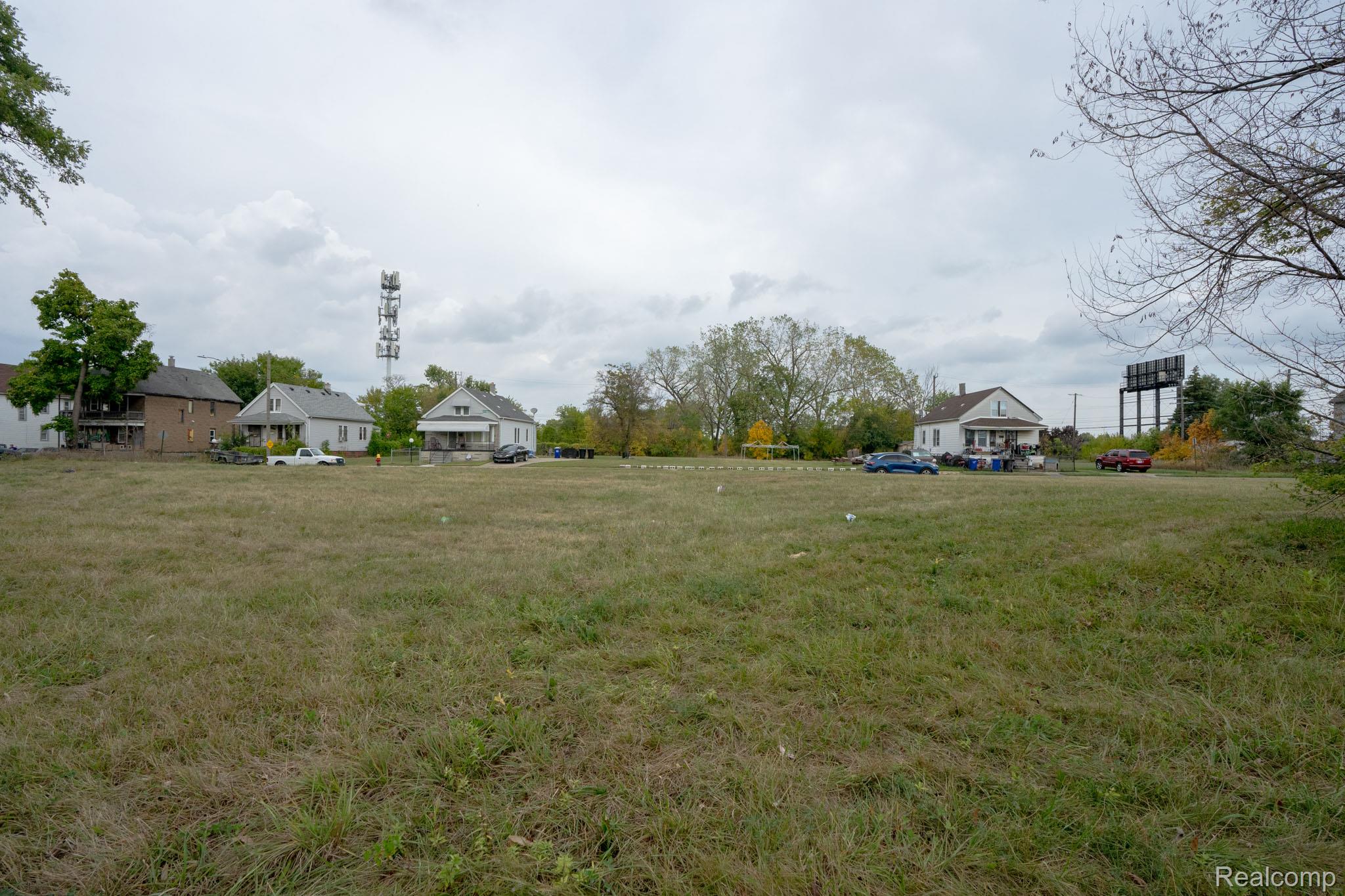 9845 Russell Street Detroit City MI 48211