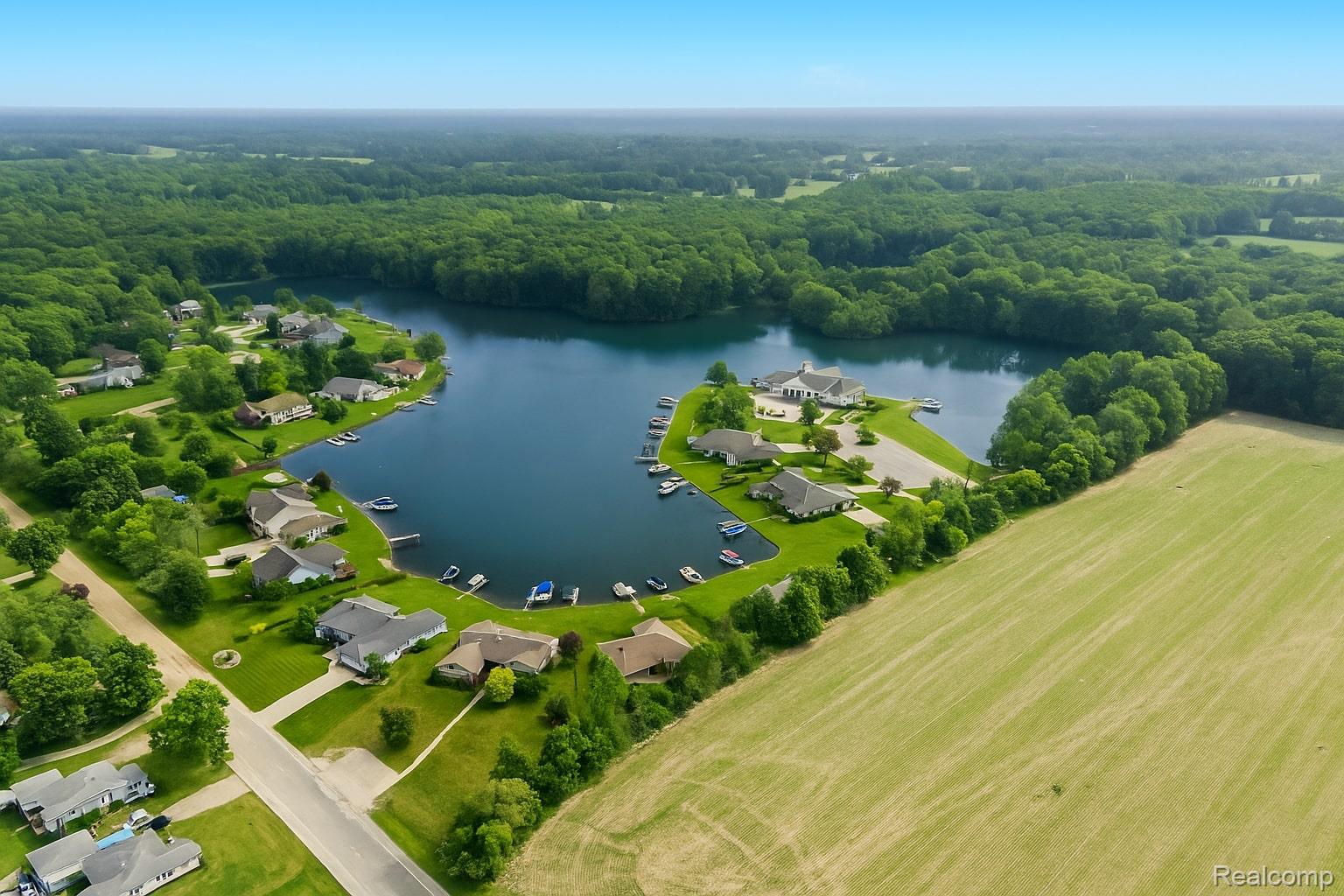 Ville N Fleming Road Fowlerville Village MI 48836