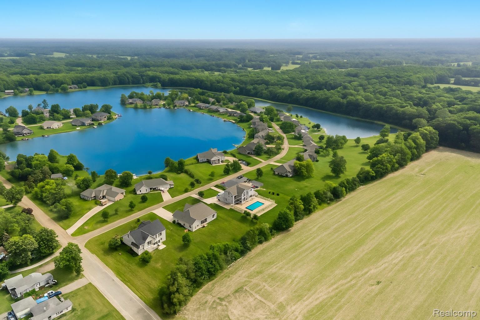 Ville N Fleming Road Fowlerville Village MI 48836