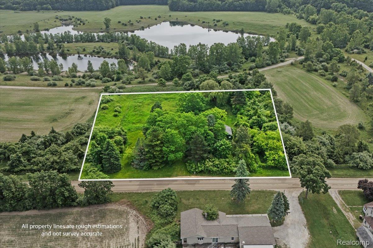 Ville N Fleming Road Fowlerville Village MI 48836