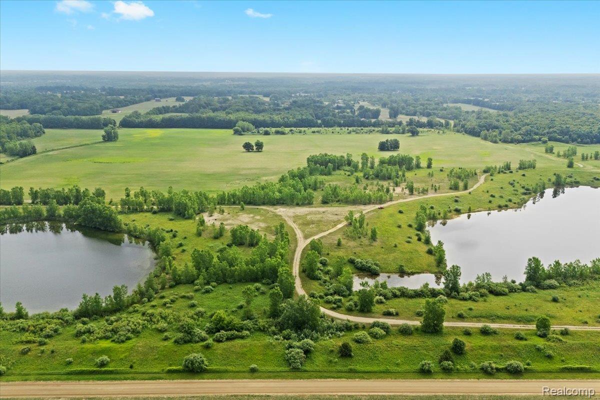 Ville N Fleming Road Fowlerville Village MI 48836