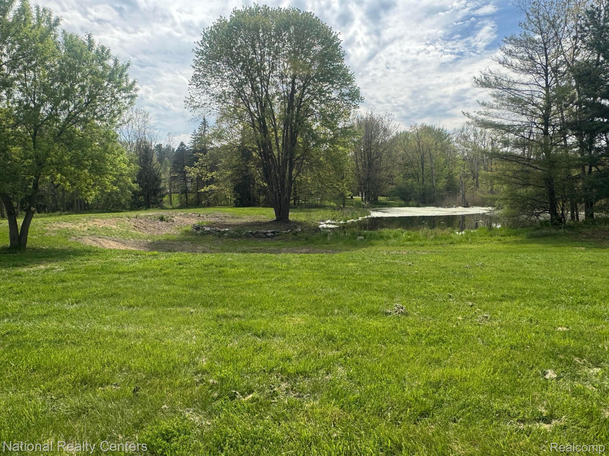 0000 Pinewood Milford Charter Township MI 48381