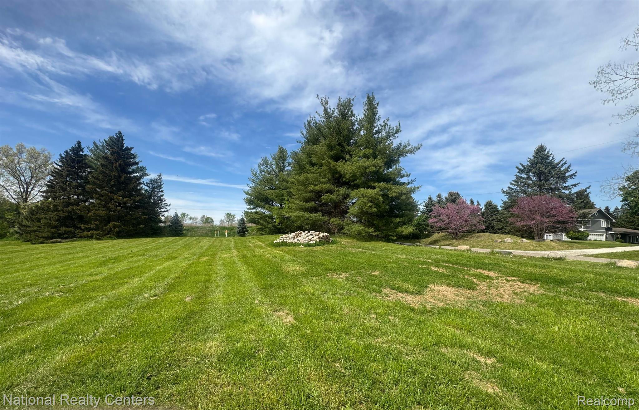 0000 Pinewood Milford Charter Township MI 48381