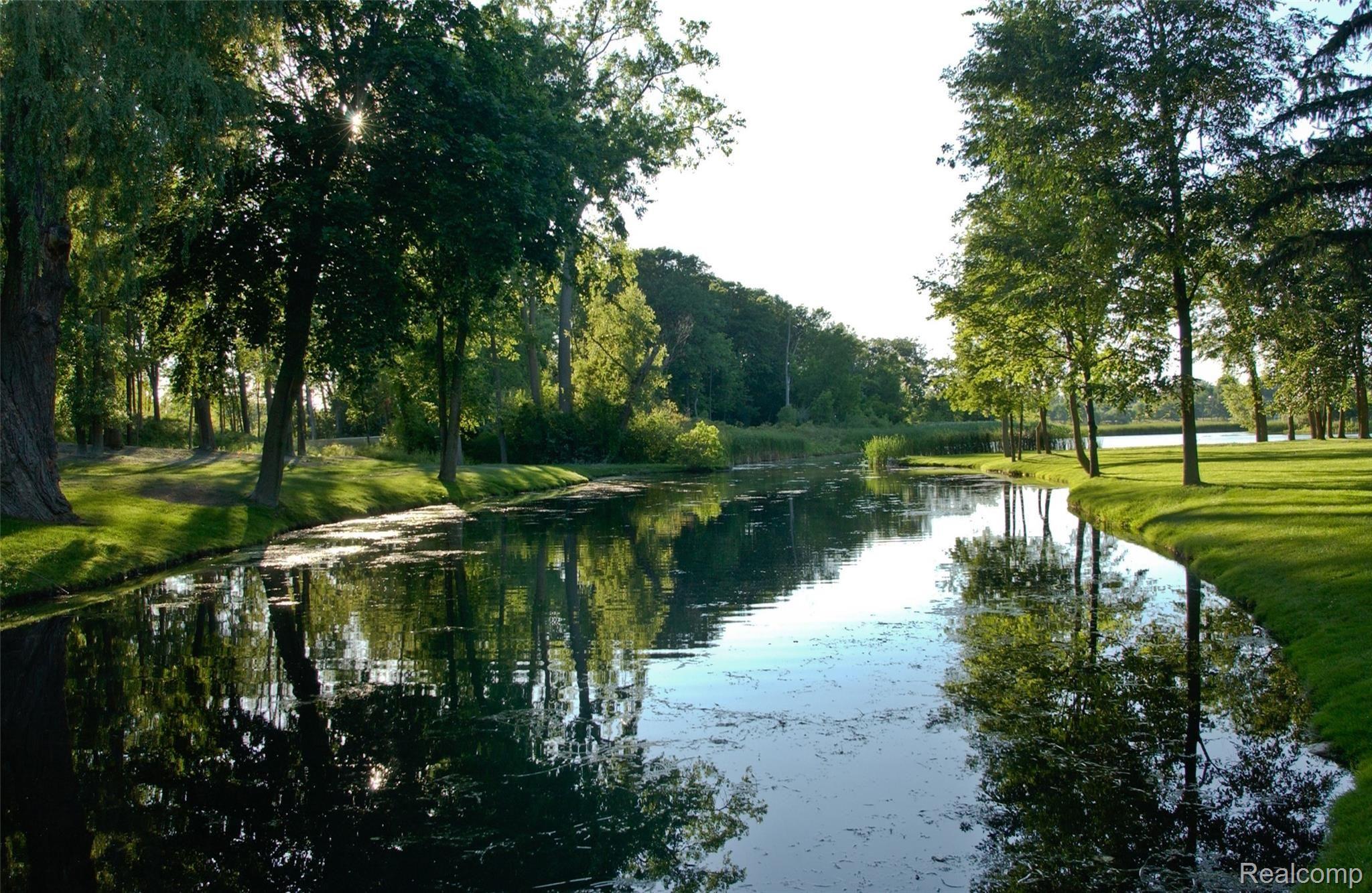 2670 Turtle Lake Drive Bloomfield Charter Township MI 48302