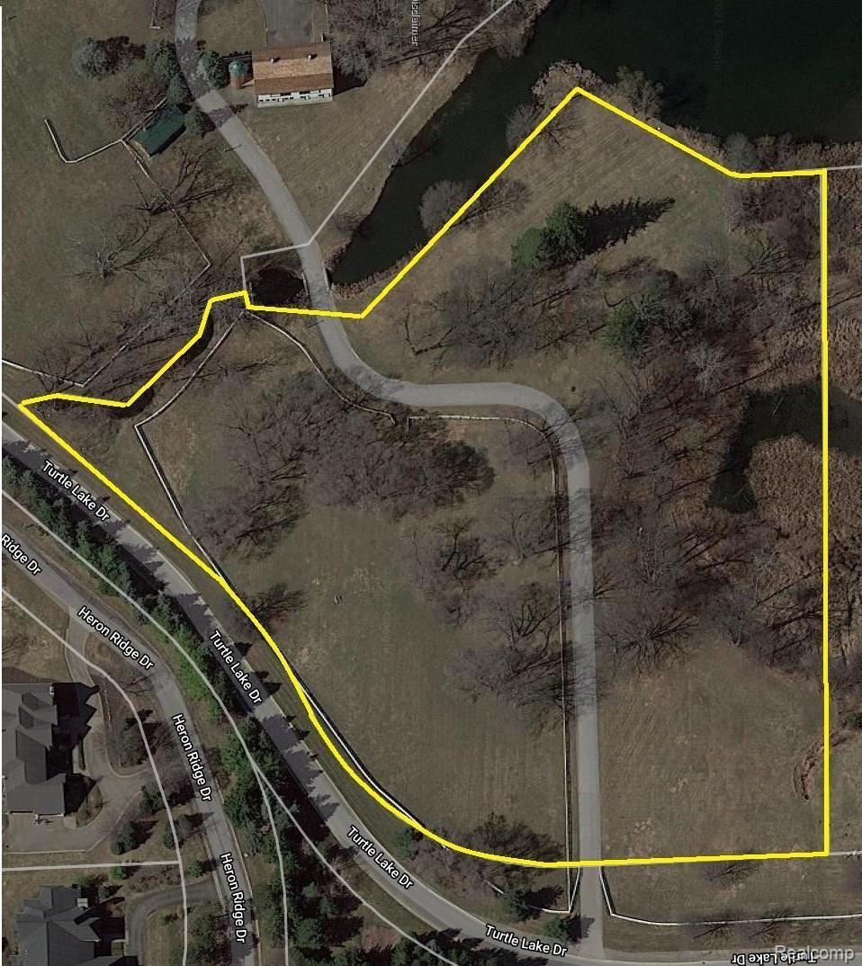 2670 Turtle Lake Drive Bloomfield Charter Township MI 48302