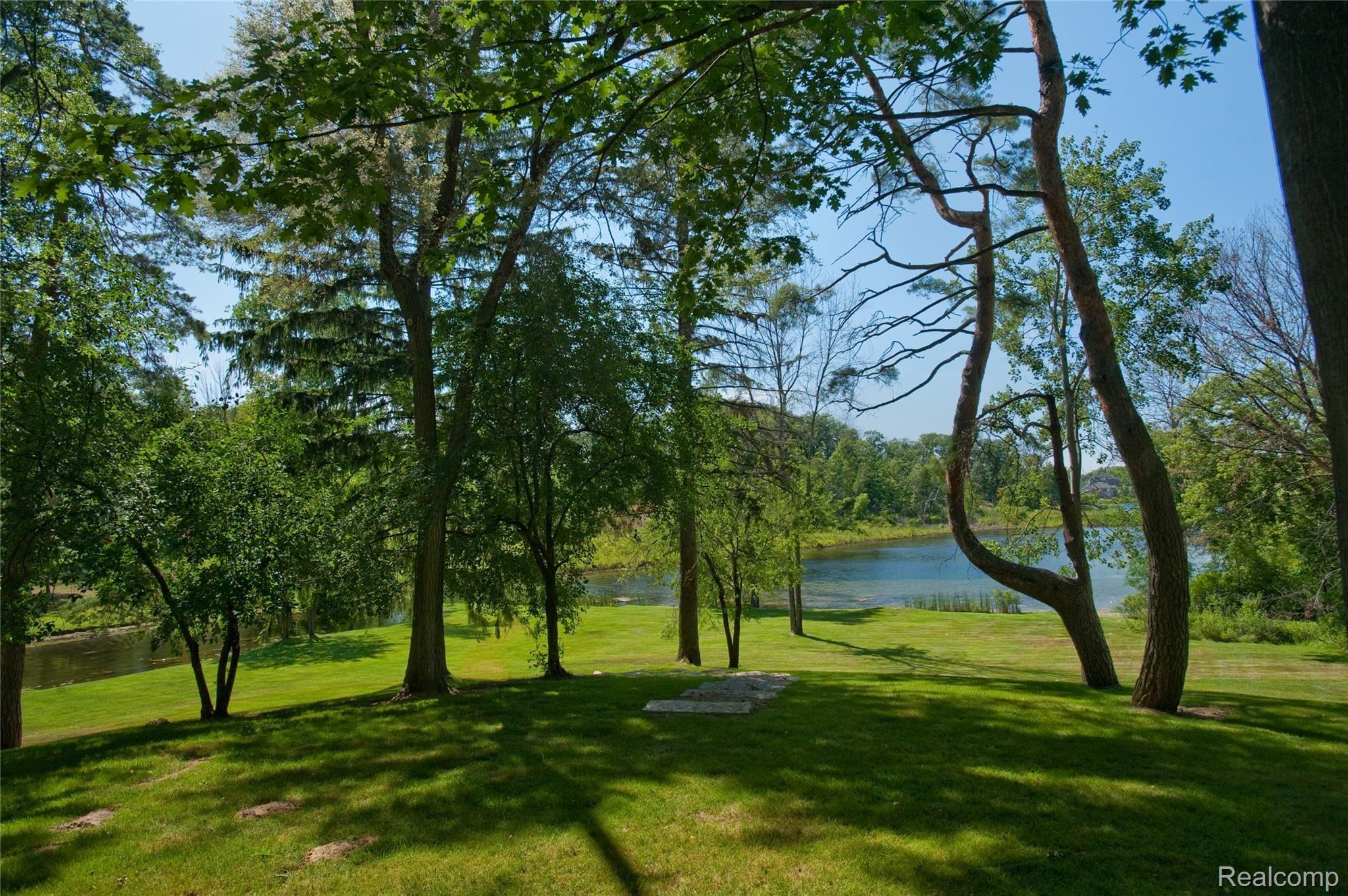 2670 Turtle Lake Drive Bloomfield Charter Township MI 48302