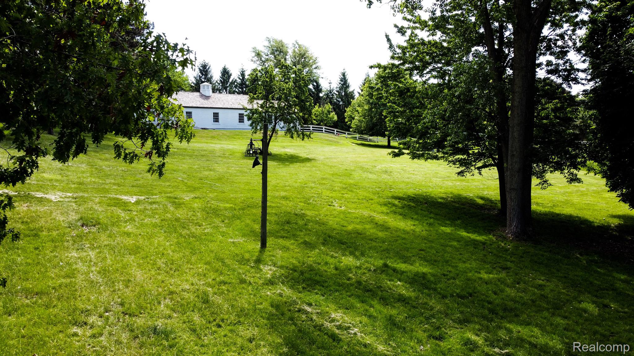 2630 Turtle Lake Drive Bloomfield Charter Township MI 48302