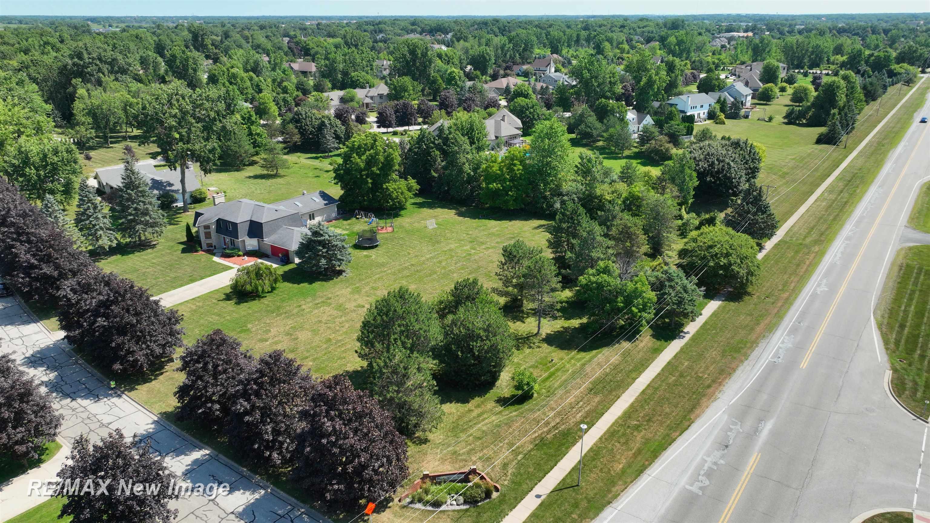 Ville Maplewoods Drive West Drive Saginaw Charter Township MI 48603